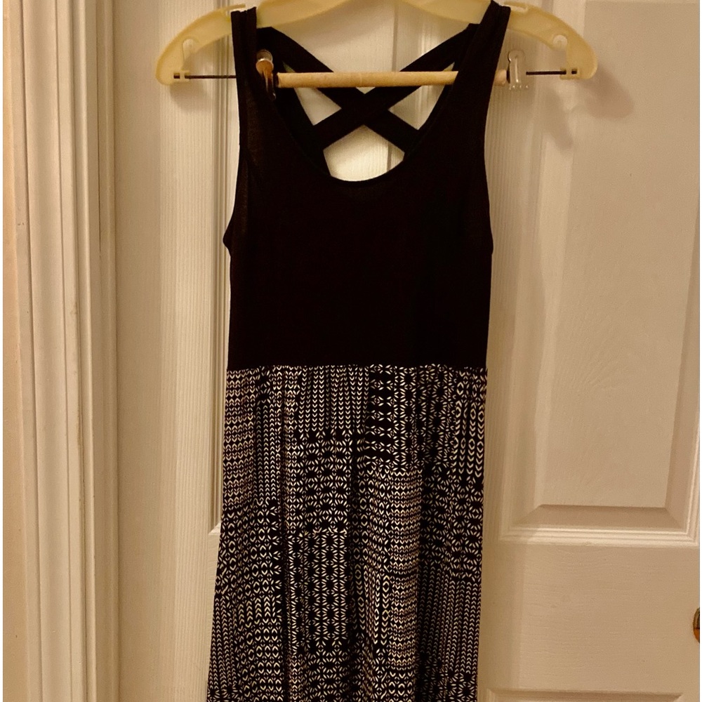 Black & white geometric print sundress with crisscross back